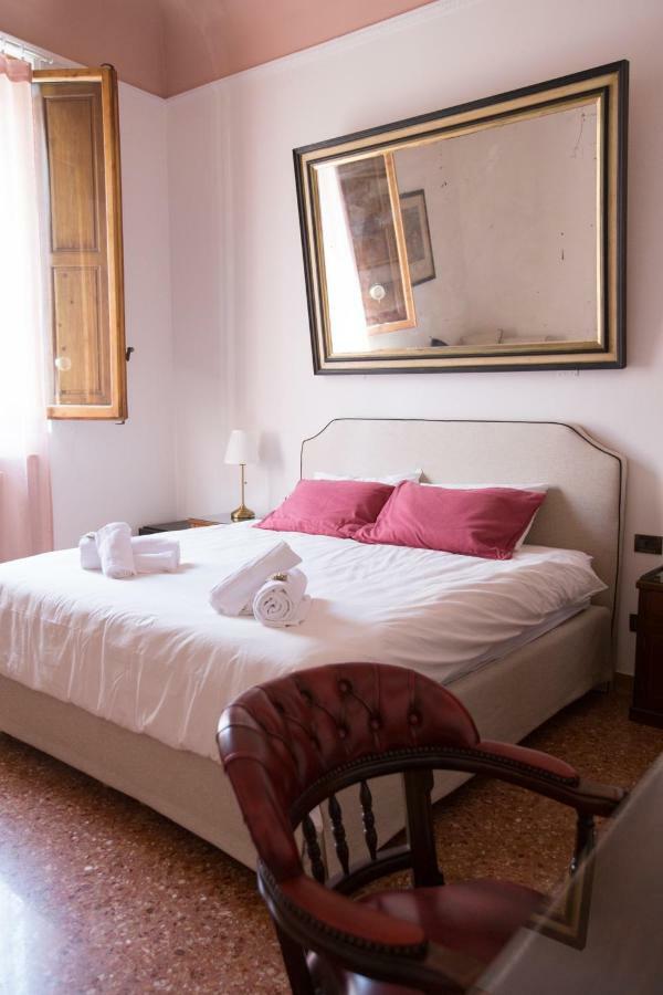 Baldovini Home Stay, Close To The City Center Florenz Exterior foto