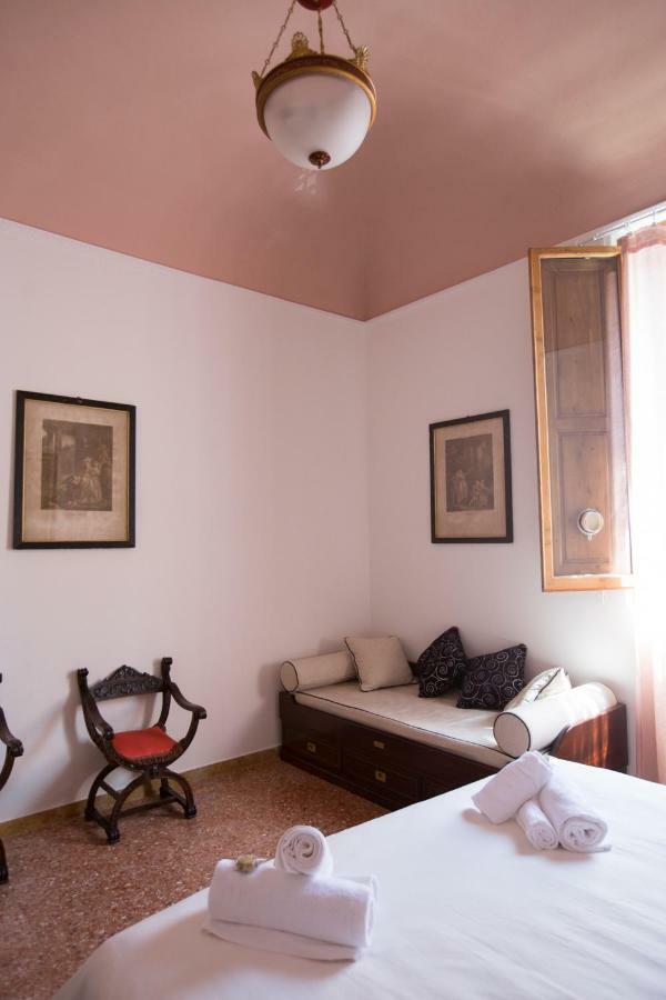 Baldovini Home Stay, Close To The City Center Florenz Exterior foto