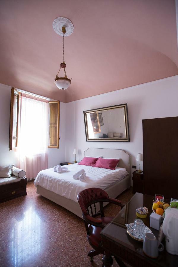 Baldovini Home Stay, Close To The City Center Florenz Exterior foto